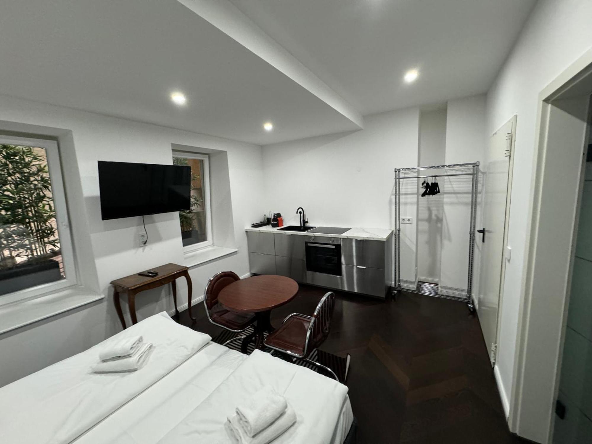 Luxurious Apartment In The Centre Of Виена Стая снимка